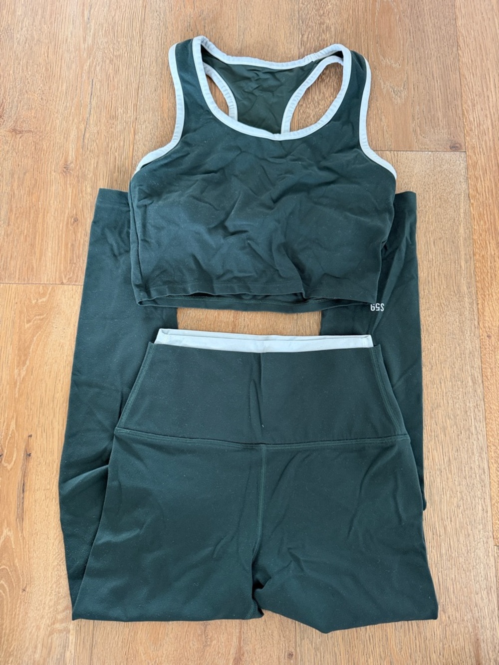 split59 Dark Green Sports Bra and High-Waist Leggings Set with Light Gray Trim